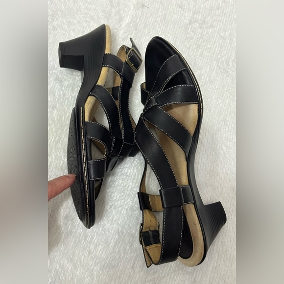 Softspots Black Strappy Sandals with Ankle Strap 🖤 - Picture 3 of 7